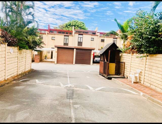 3 BEDROOM DUPLEX FOR SALE IN MONTCLAIR